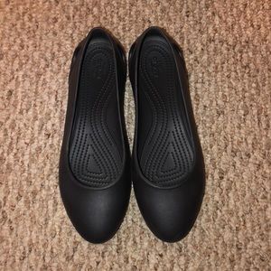 Crocs black flats